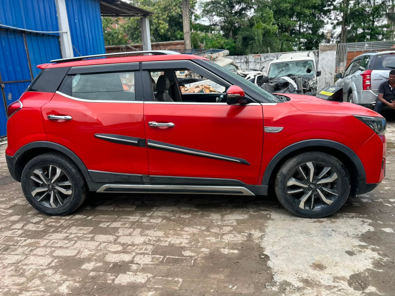 View 2019 Mahindra XUV300 W8 (O) Diesel BS IV Image 8 Used 2019 Mahindra XUV300 W8 (O) Diesel BS IV Image 8