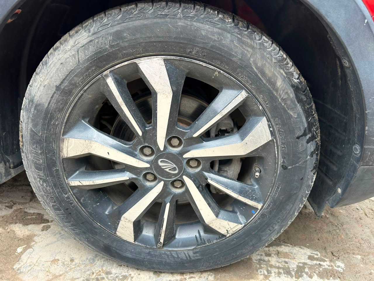 View 2019 Mahindra XUV300 W8 (O) Diesel BS IV Image 16 Used 2019 Mahindra XUV300 W8 (O) Diesel BS IV Image 16