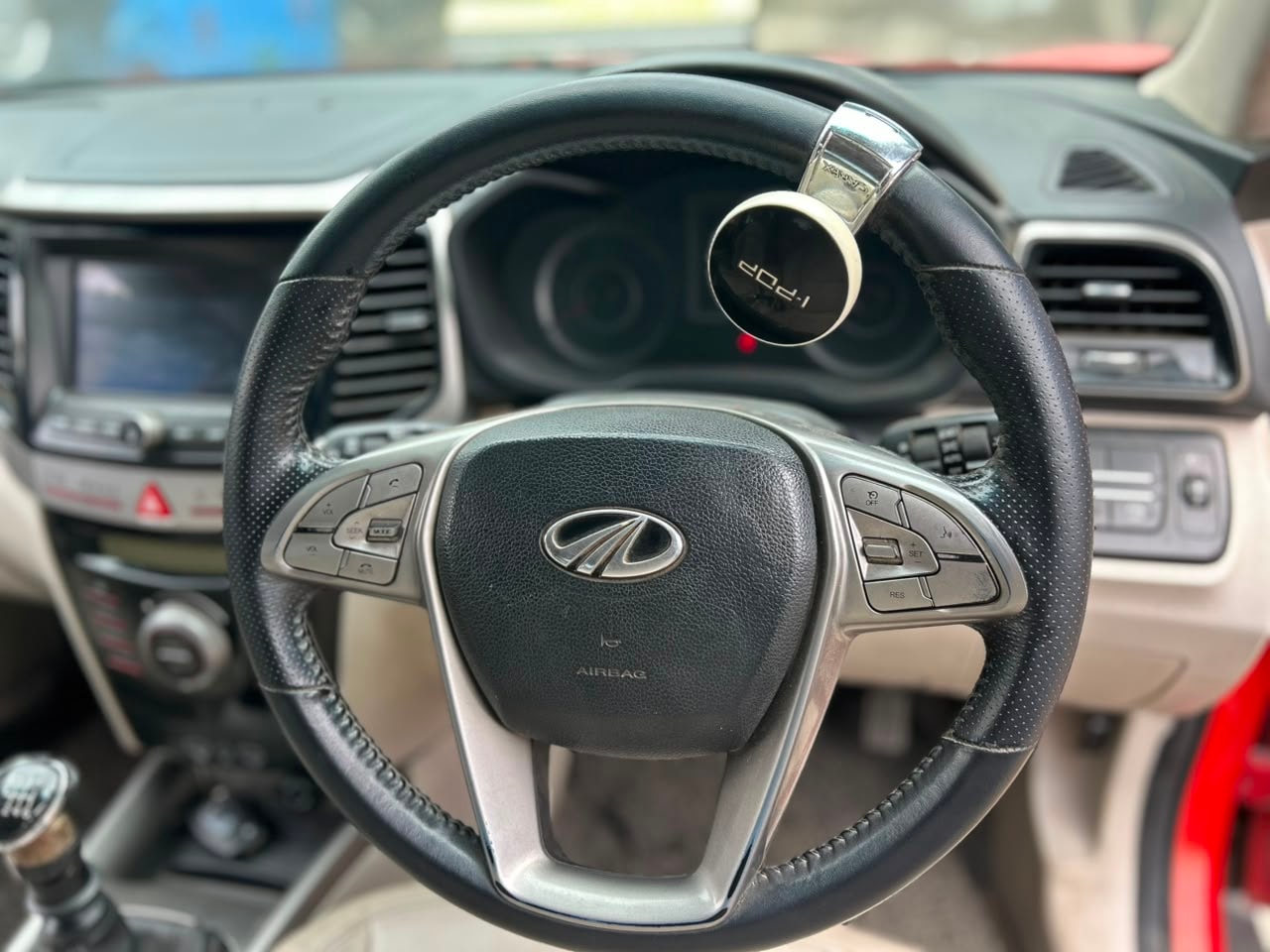 View 2019 Mahindra XUV300 W8 (O) Diesel BS IV Image 11 Used 2019 Mahindra XUV300 W8 (O) Diesel BS IV Image 11