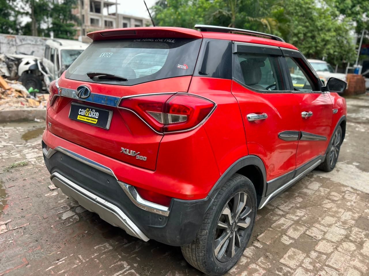 View 2019 Mahindra XUV300 W8 (O) Diesel BS IV Image 14 Used 2019 Mahindra XUV300 W8 (O) Diesel BS IV Image 14