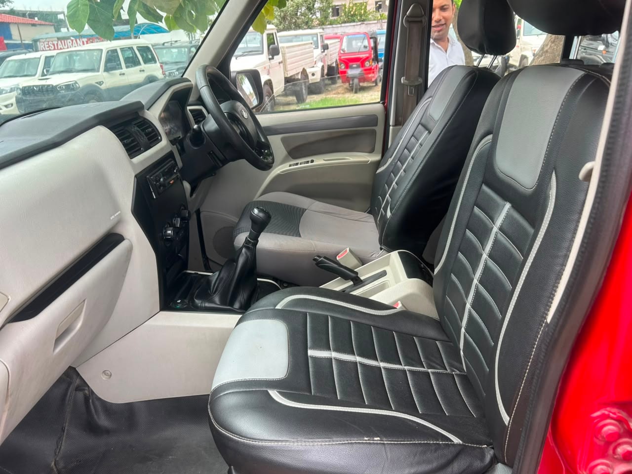 View 2018 Mahindra Scorpio S5 2WD BS IV Image 3 Used 2018 Mahindra Scorpio S5 2WD BS IV Image 3