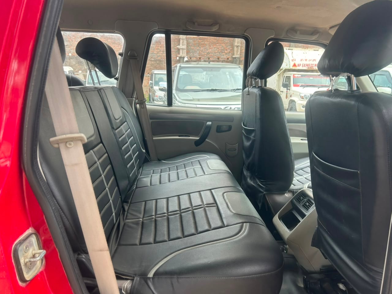 View 2018 Mahindra Scorpio S5 2WD BS IV Image 5 Used 2018 Mahindra Scorpio S5 2WD BS IV Image 5