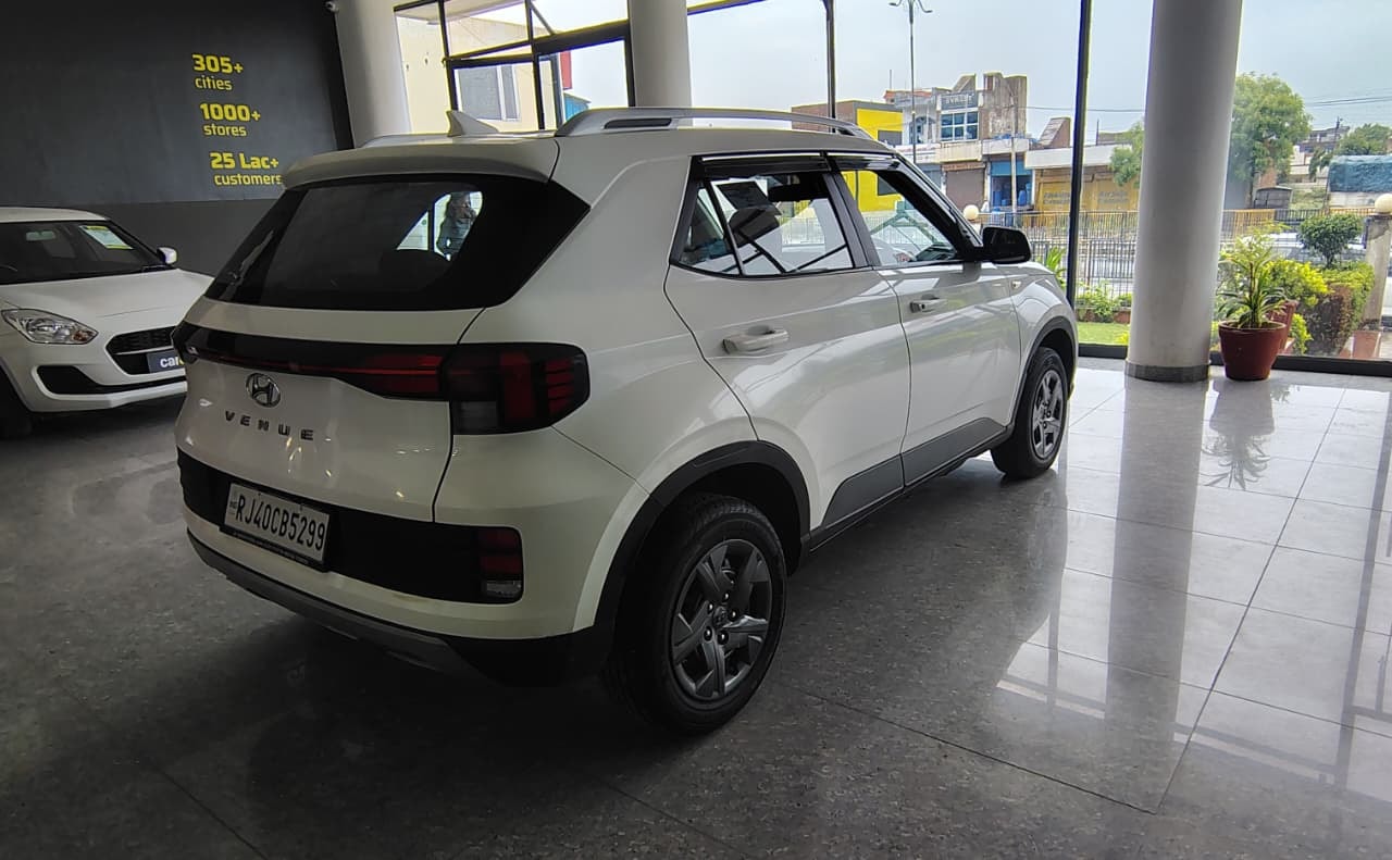 View 2023 Hyundai Venue S 1.2 Petrol BS IV Image 11 Used 2023 Hyundai Venue S 1.2 Petrol BS IV Image 11