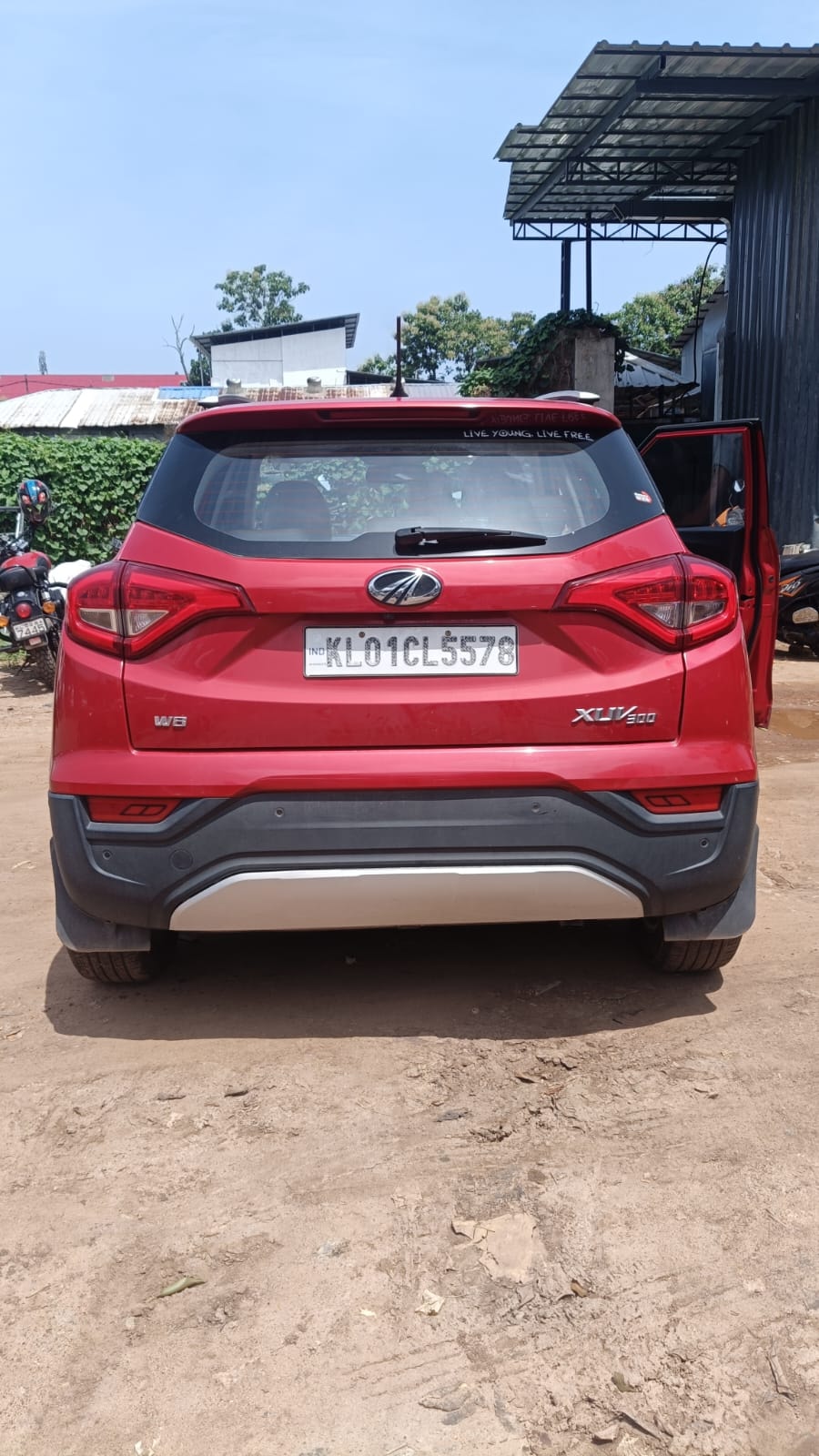 View 2019 Mahindra XUV300 W8 (O) Petrol BS IV Image 14 Used 2019 Mahindra XUV300 W8 (O) Petrol BS IV Image 14