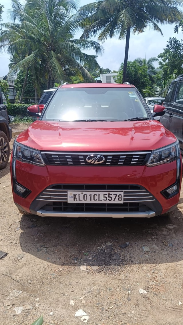 View Mahindra XUV300 Image 2 Used Mahindra XUV300 Image 2