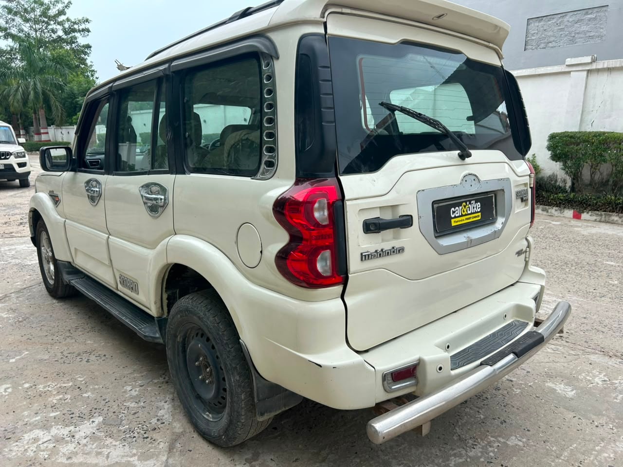 View 2014 Mahindra Scorpio S10 4WD Image 10 Used 2014 Mahindra Scorpio S10 4WD Image 10