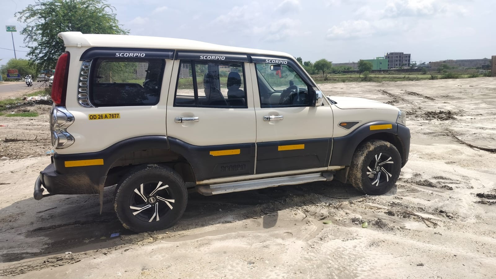 View 2016 Mahindra Scorpio S2 2WD Image 8 Used 2016 Mahindra Scorpio S2 2WD Image 8