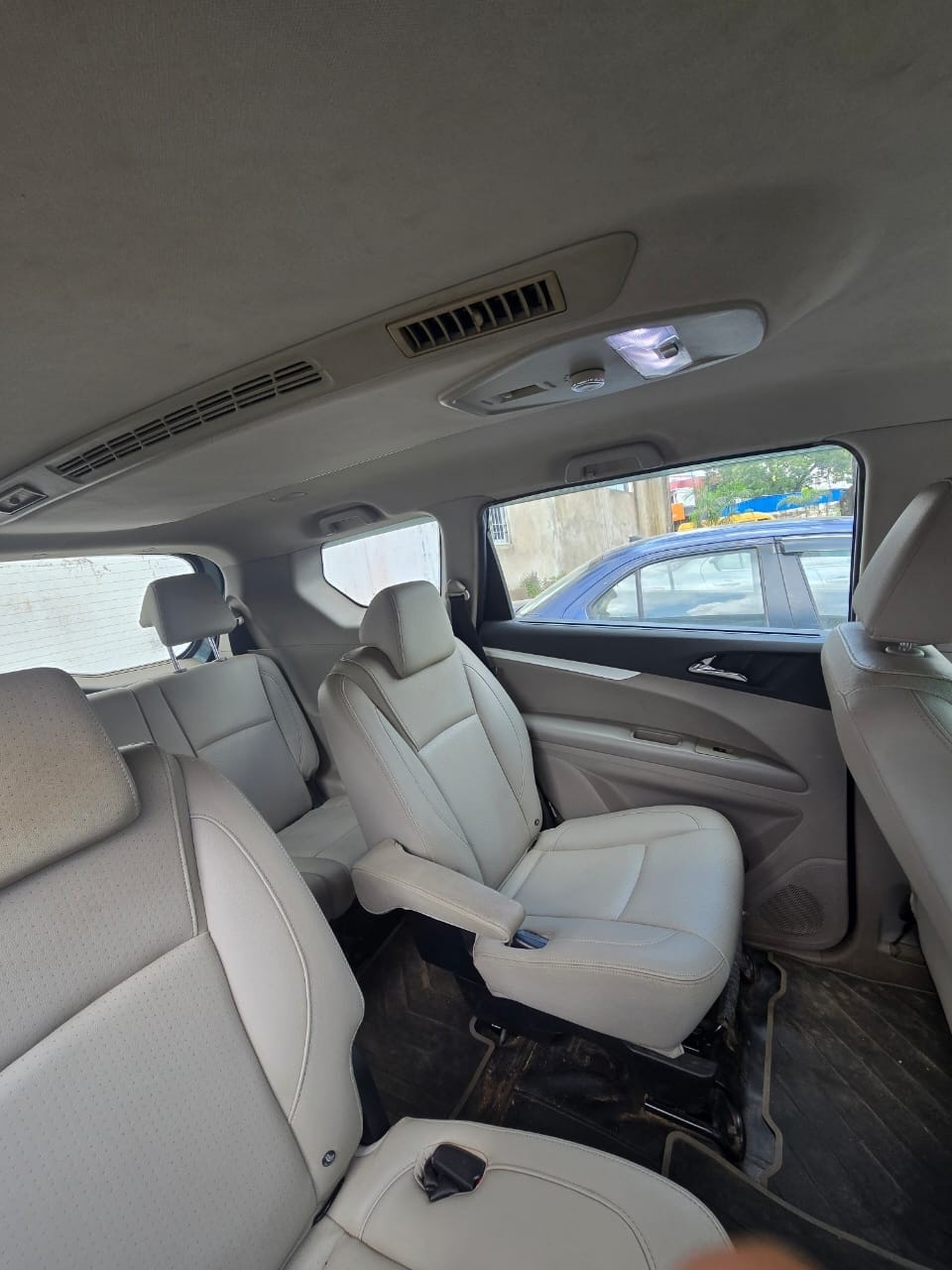 View 2018 Mahindra Marazzo M8 7-Seater Image 5 Used 2018 Mahindra Marazzo M8 7-Seater Image 5