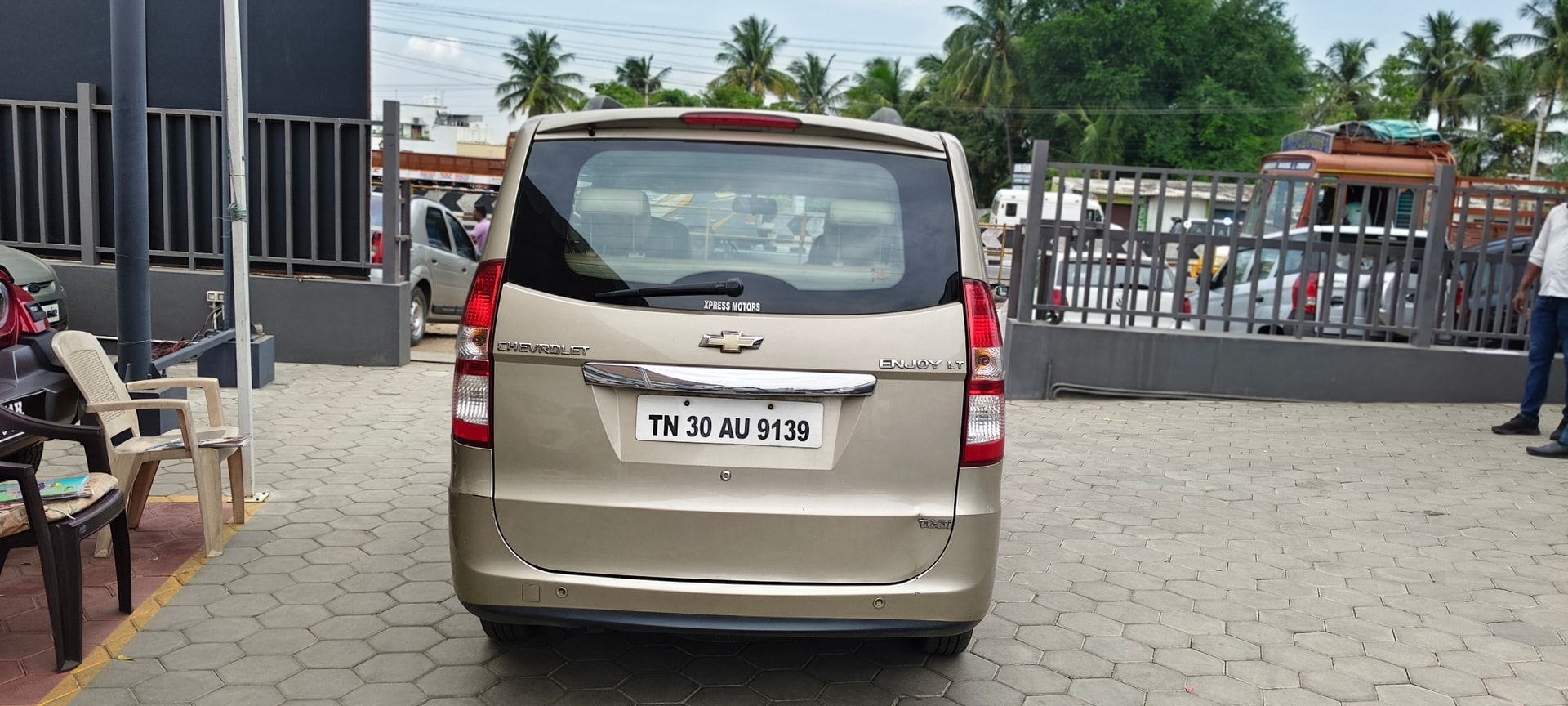 View 2013 Chevrolet Enjoy 1.4 LT 7 Seater Image 16 Used 2013 Chevrolet Enjoy 1.4 LT 7 Seater Image 16
