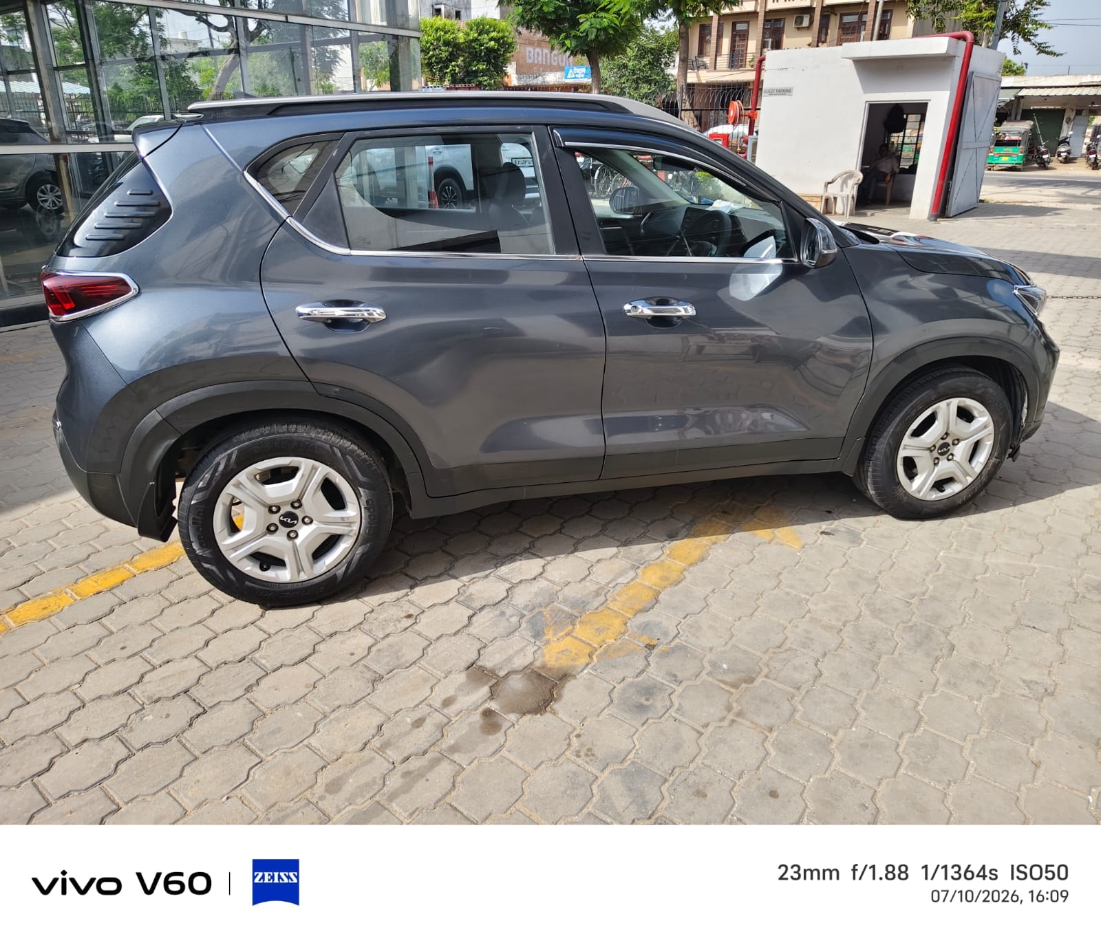 View 2023 Kia Sonet HTK Plus Petrol Image 8 Used 2023 Kia Sonet HTK Plus Petrol Image 8