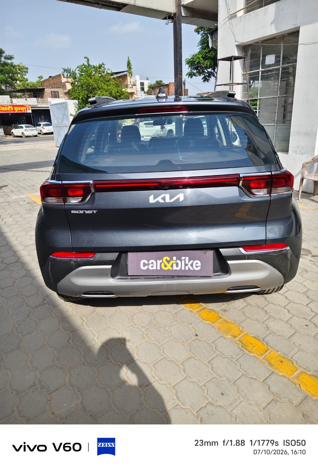 View 2023 Kia Sonet HTK Plus Petrol Image 4 Used 2023 Kia Sonet HTK Plus Petrol Image 4