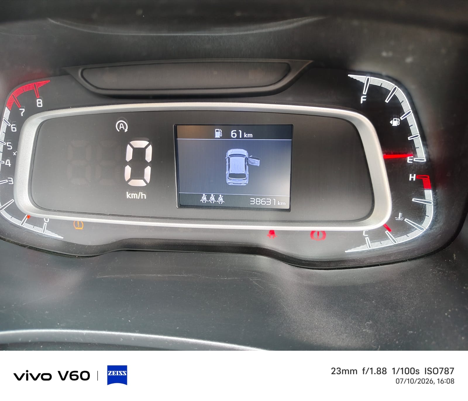 View 2023 Kia Sonet HTK Plus Petrol Image 7 Used 2023 Kia Sonet HTK Plus Petrol Image 7