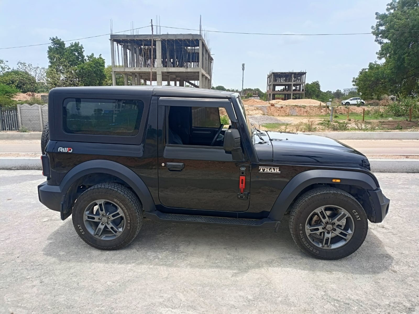 View 2024 Mahindra Thar LX Manual 4 Seater Hard Top Diesel Image 6 Used 2024 Mahindra Thar LX Manual 4 Seater Hard Top Diesel Image 6