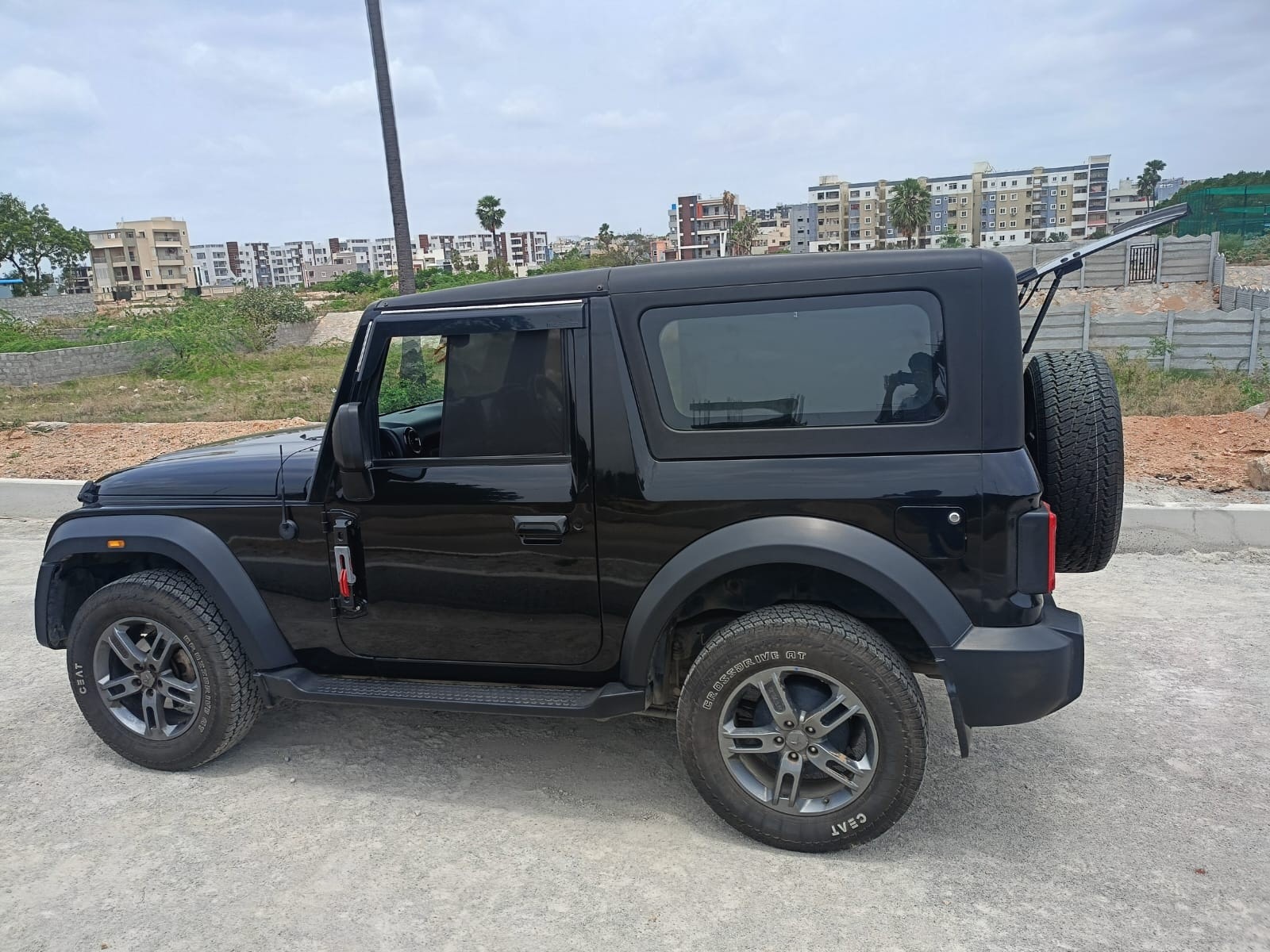 View 2024 Mahindra Thar LX Manual 4 Seater Hard Top Diesel Image 4 Used 2024 Mahindra Thar LX Manual 4 Seater Hard Top Diesel Image 4