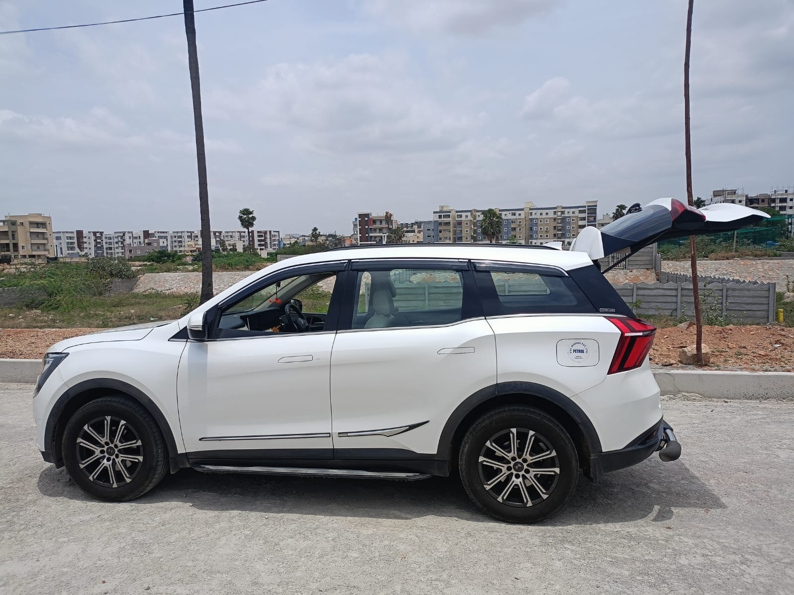 Used 2022 Mahindra XUV700 Used 2022 Mahindra XUV700