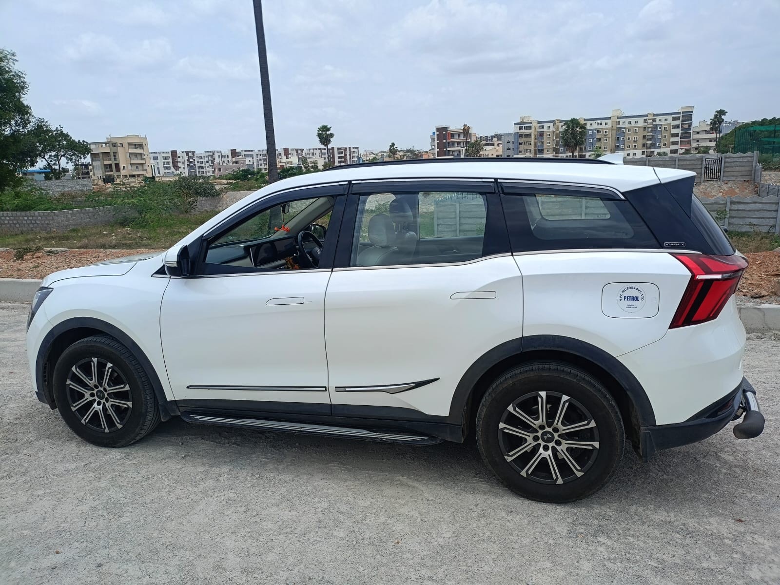 Used 2022 Mahindra XUV700 Used 2022 Mahindra XUV700