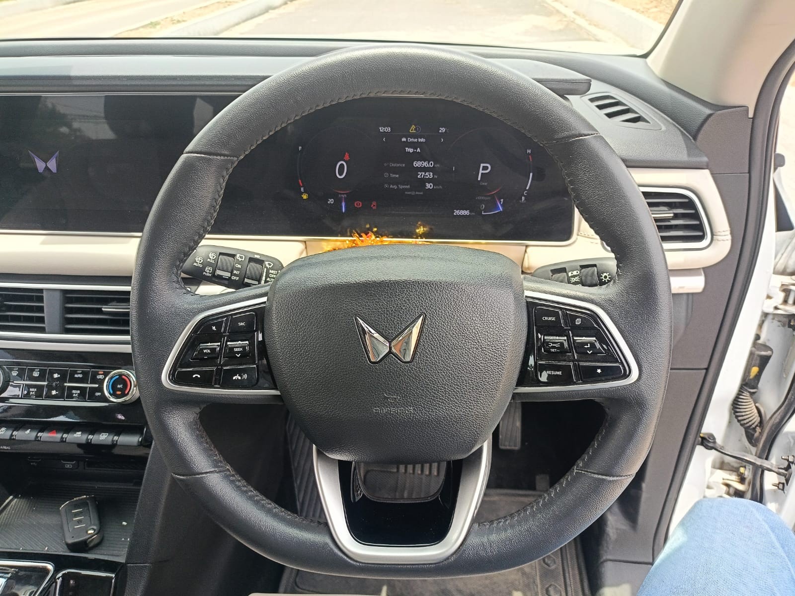 Used 2022 Mahindra XUV700 Used 2022 Mahindra XUV700