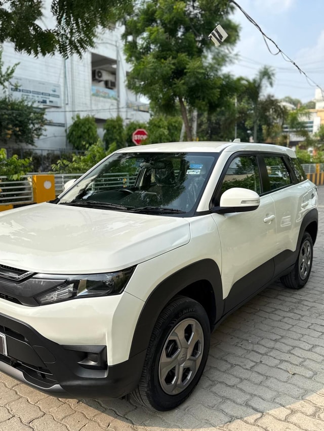 View Maruti Suzuki Brezza Image 3 Used Maruti Suzuki Brezza Image 3