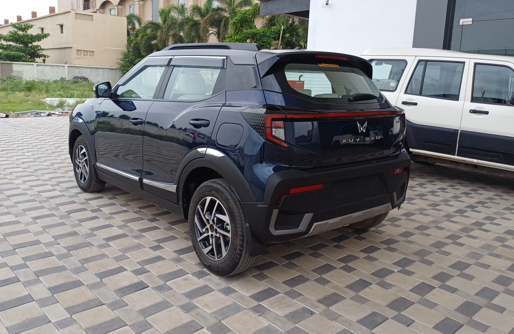 View 2024 Mahindra XUV 3XO AX7L 1.2 TGDi AT Image 10 Used 2024 Mahindra XUV 3XO AX7L 1.2 TGDi AT Image 10