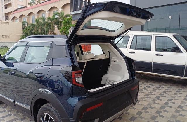 View Mahindra XUV 3XO Image 16 Used Mahindra XUV 3XO Image 16