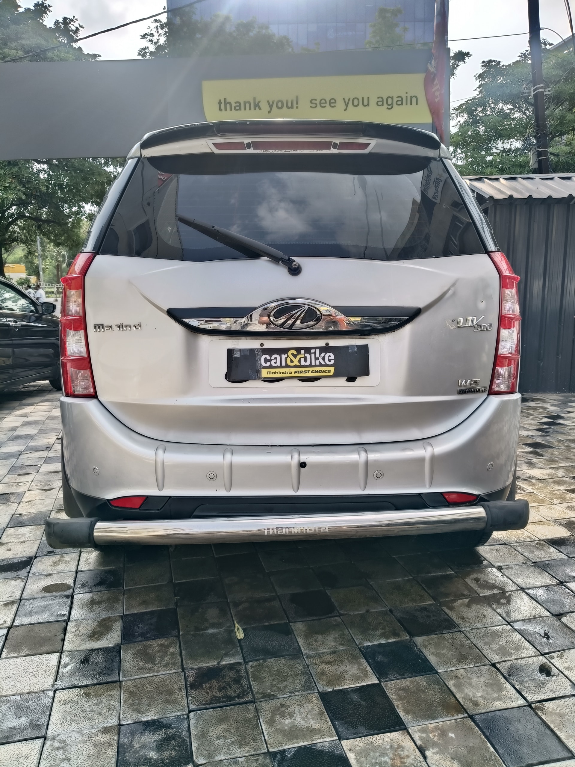 View 2016 Mahindra XUV500 W8 FWD AT Image 3 Used 2016 Mahindra XUV500 W8 FWD AT Image 3