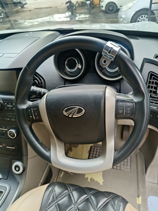 View Mahindra XUV500 Image 10 Used Mahindra XUV500 Image 10