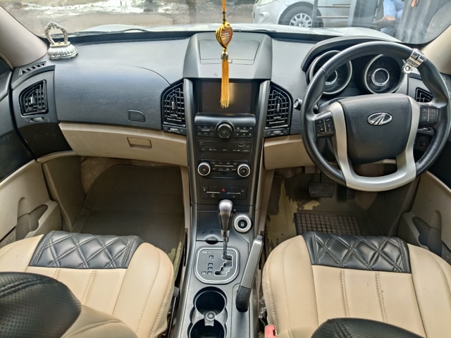 View Mahindra XUV500 Image 8 Used Mahindra XUV500 Image 8