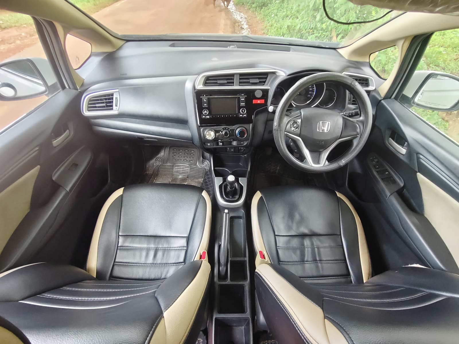 View 2015 Honda Jazz SV MT Diesel Image 11 Used 2015 Honda Jazz SV MT Diesel Image 11