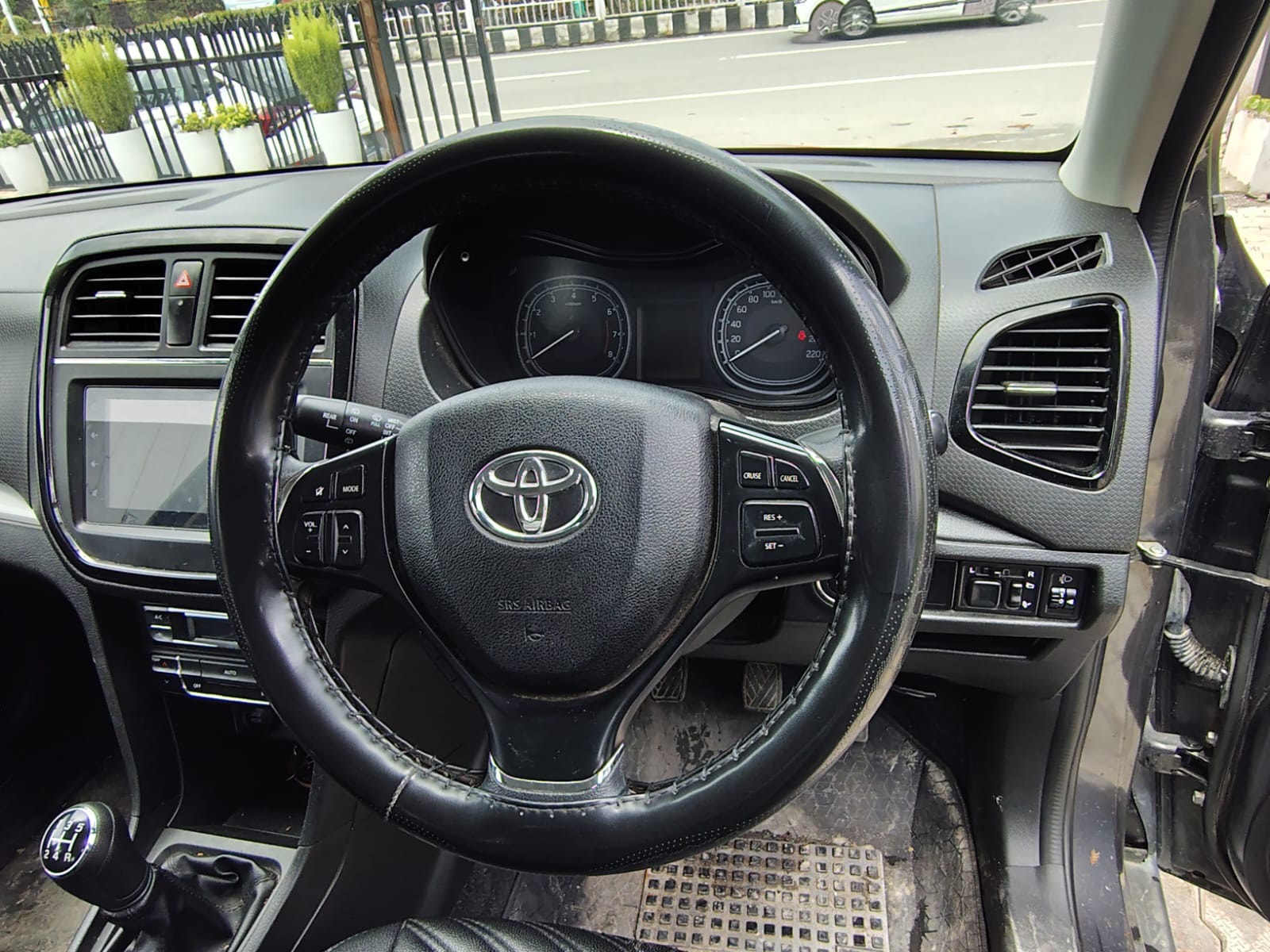View 2021 Toyota Urban Cruiser High MT Image 11 Used 2021 Toyota Urban Cruiser High MT Image 11