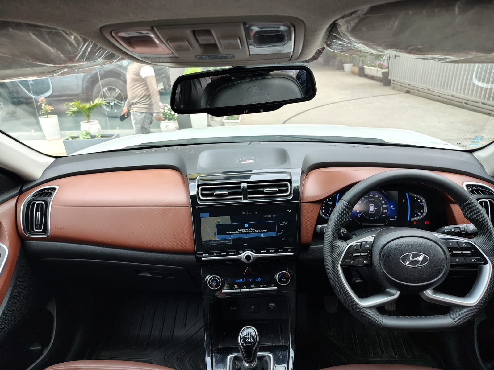 View 2023 Hyundai Alcazar Prestige 7 Seater MT Petrol Image 9 Used 2023 Hyundai Alcazar Prestige 7 Seater MT Petrol Image 9