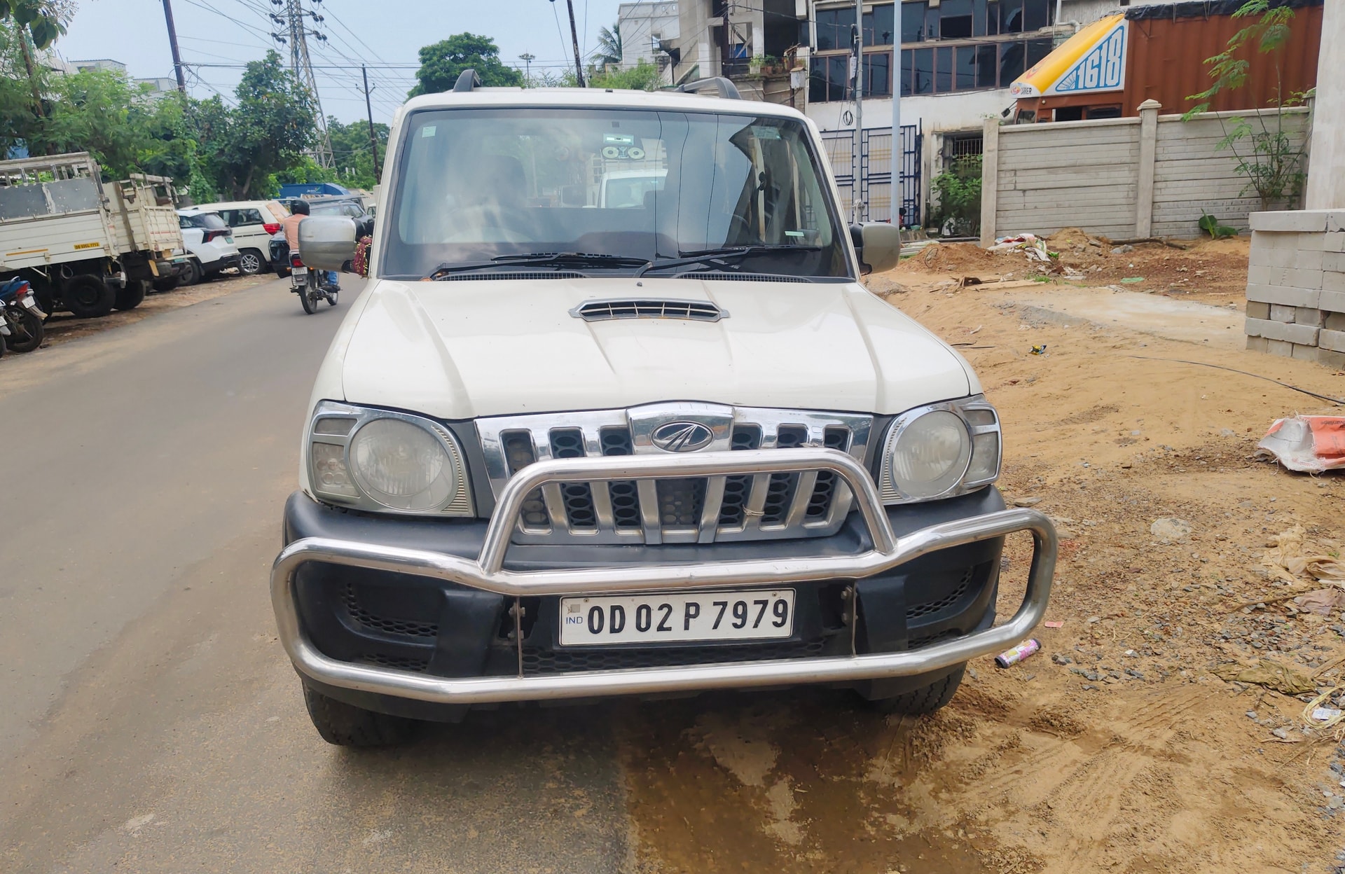 View 2014 Mahindra Scorpio LX BS 3 Image 2 Used 2014 Mahindra Scorpio LX BS 3 Image 2