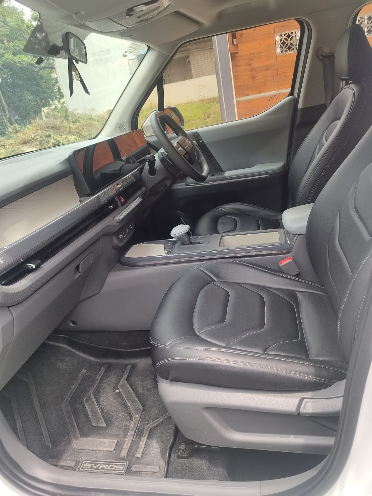 View 2025 Kia Syros HTX Plus (O) DCT Petrol Image 3 Used 2025 Kia Syros HTX Plus (O) DCT Petrol Image 3