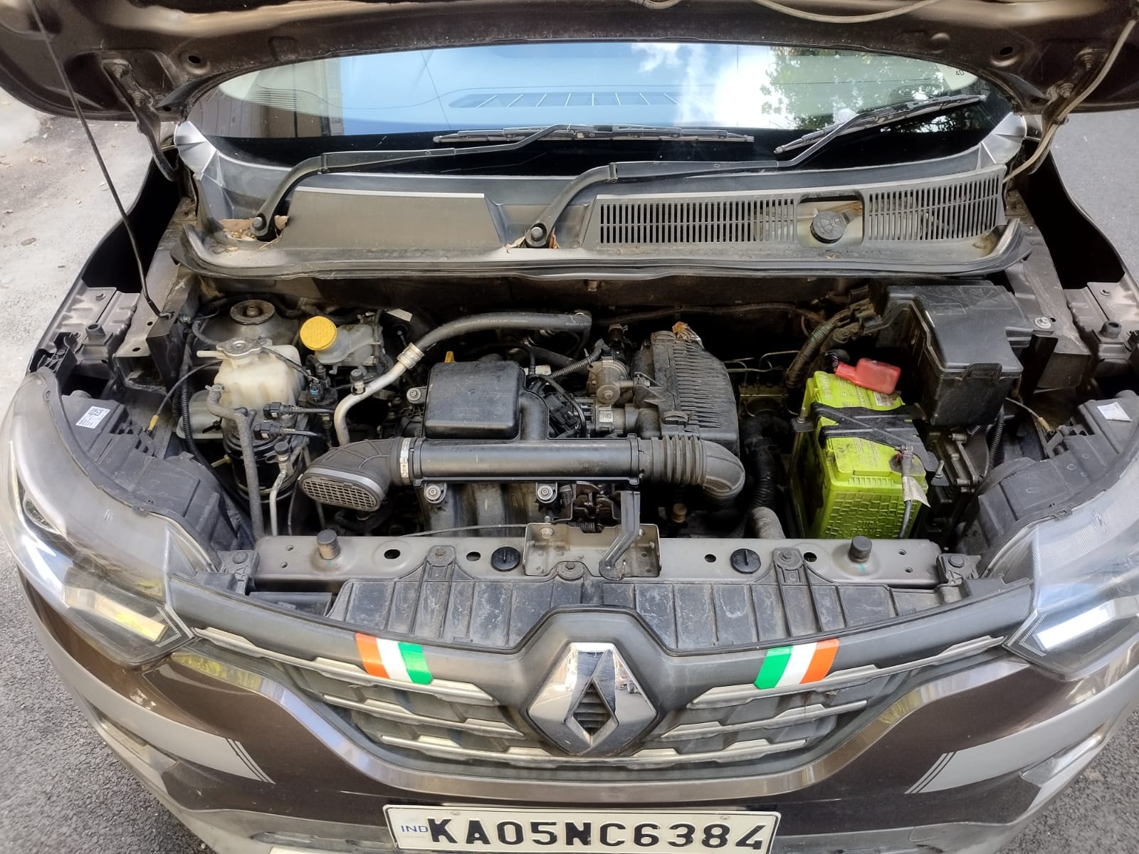 View 2021 Renault Triber RXZ AMT Image 13 Used 2021 Renault Triber RXZ AMT Image 13