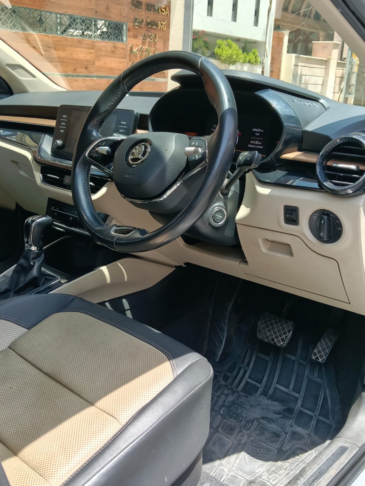View 2022 Skoda Slavia Style 1.5 TSI DSG Image 11 Used 2022 Skoda Slavia Style 1.5 TSI DSG Image 11