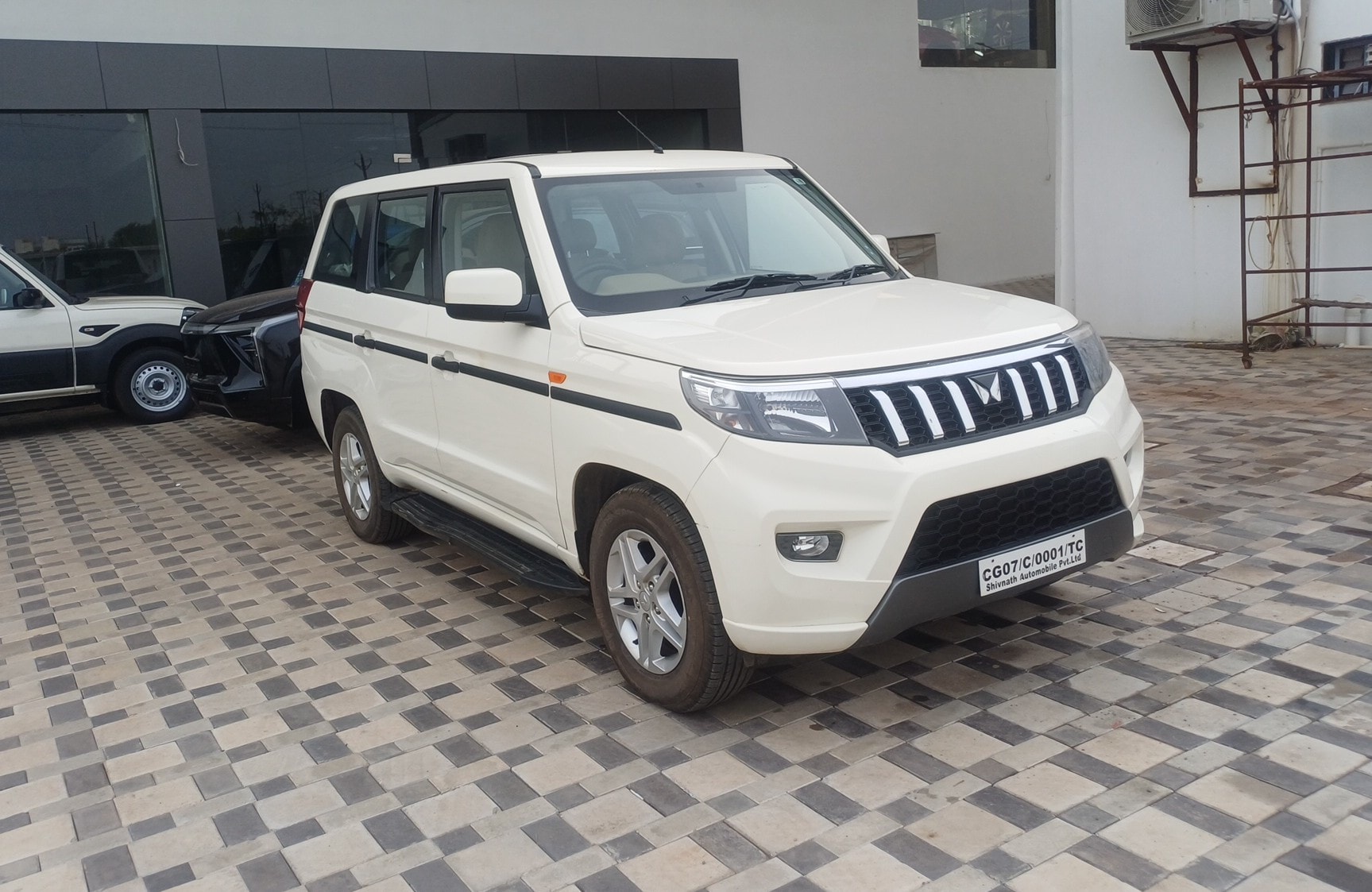 View 2024 Mahindra Bolero Neo Plus P10 Image 12 Used 2024 Mahindra Bolero Neo Plus P10 Image 12