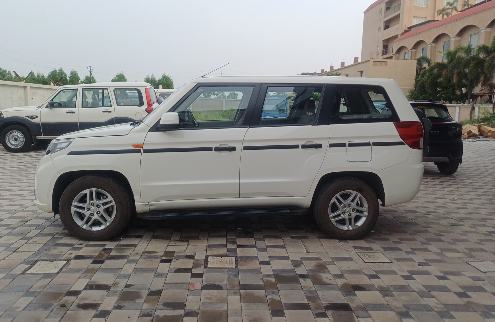 View 2024 Mahindra Bolero Neo Plus P10 Image 6 Used 2024 Mahindra Bolero Neo Plus P10 Image 6