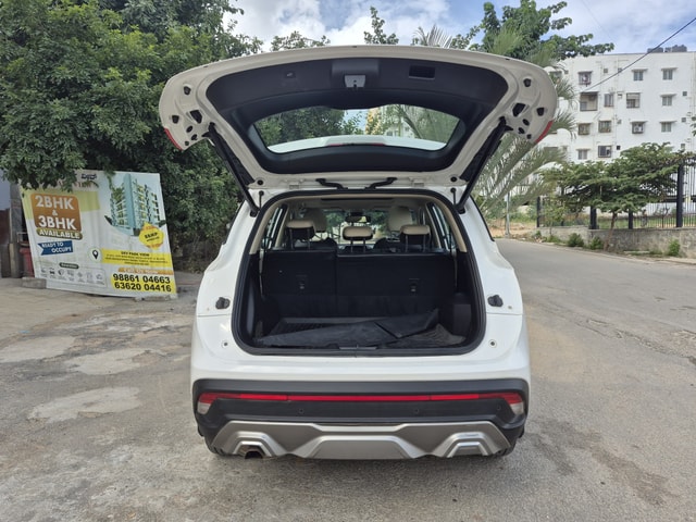 View MG Hector Image 16 Used MG Hector Image 16
