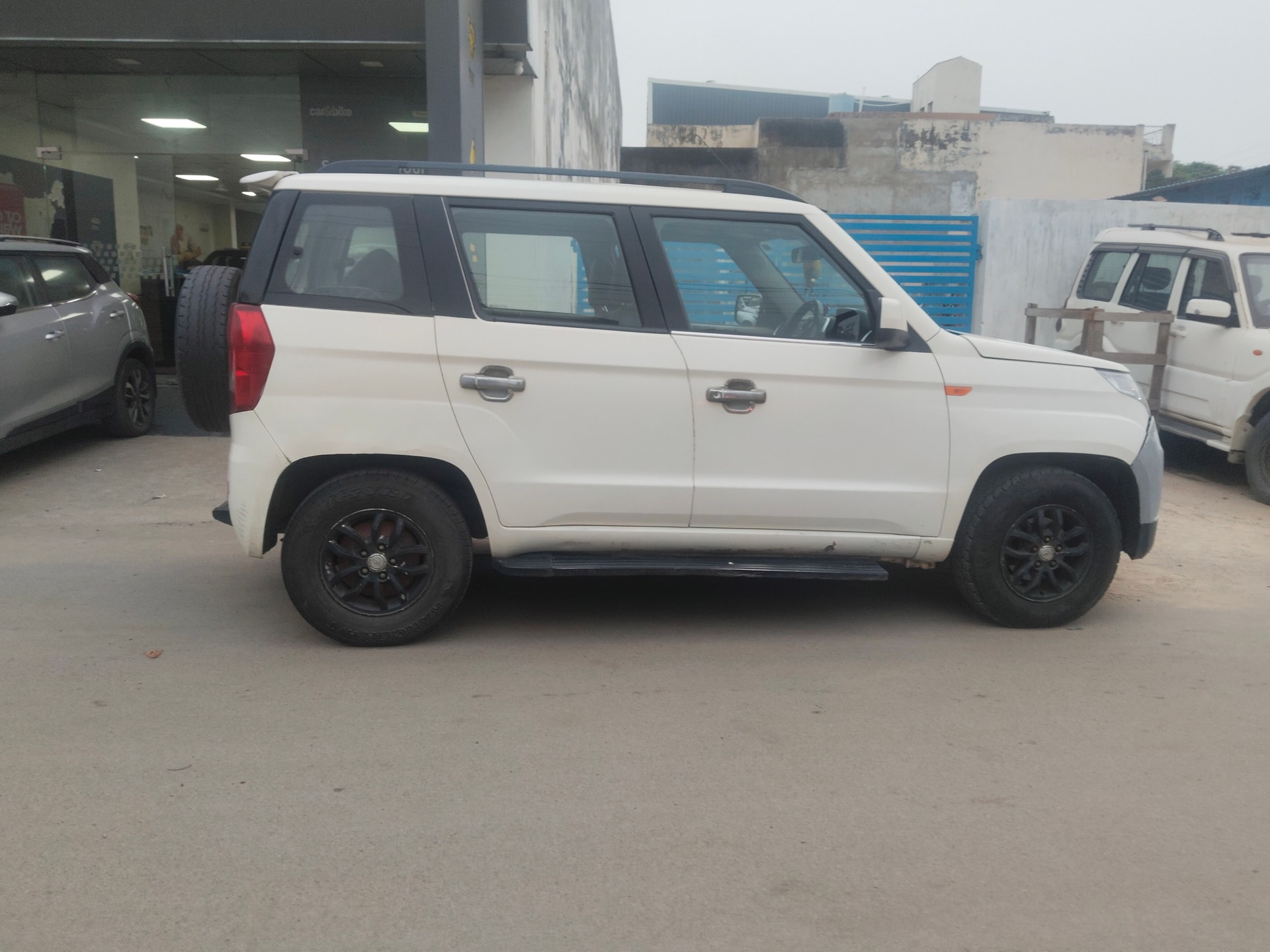 View 2019 Mahindra TUV300 T8 100HP Image 8 Used 2019 Mahindra TUV300 T8 100HP Image 8