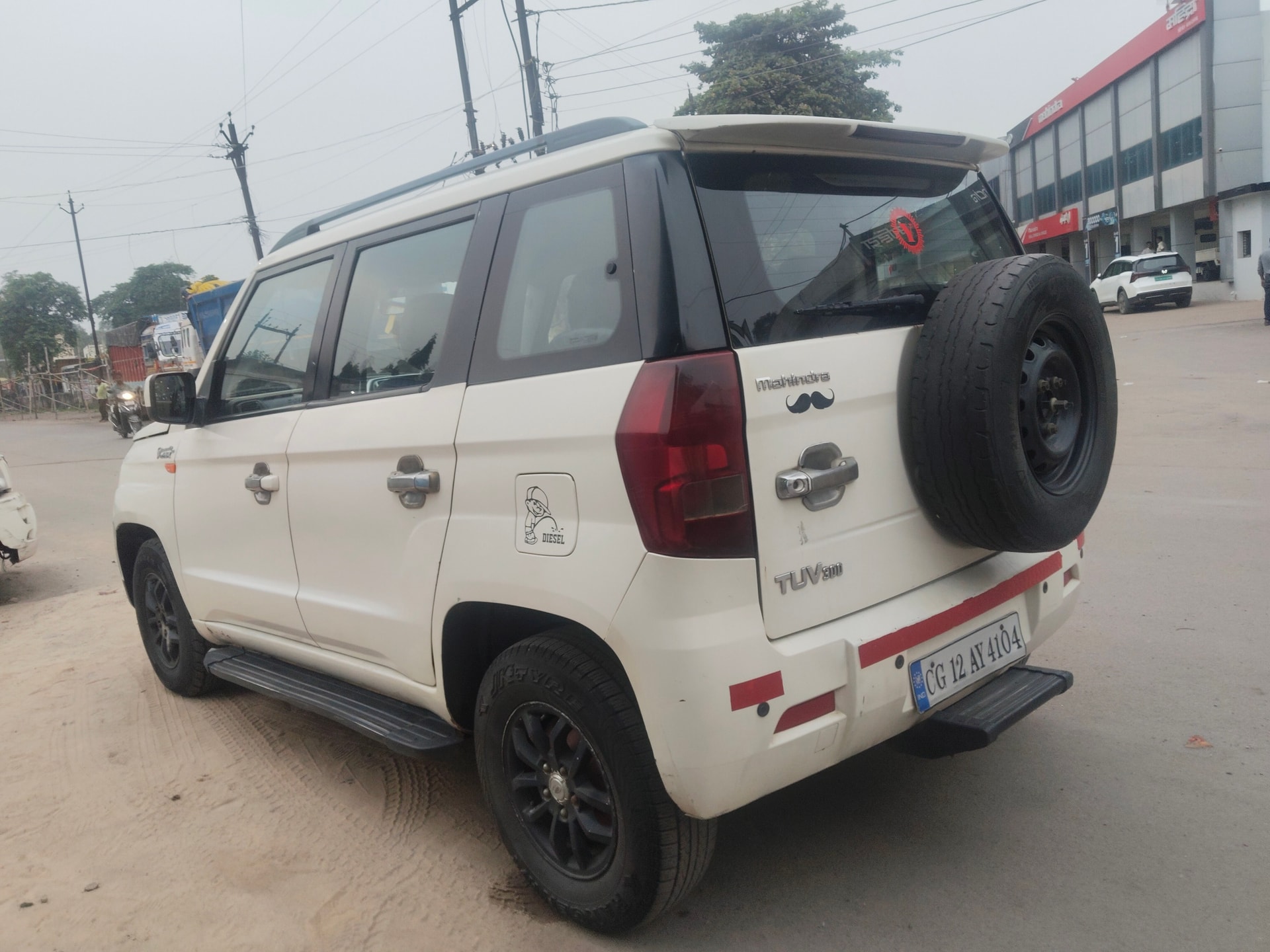 View 2019 Mahindra TUV300 T8 100HP Image 10 Used 2019 Mahindra TUV300 T8 100HP Image 10