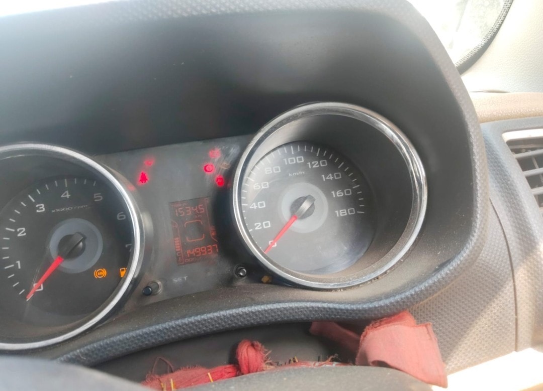 View 2019 Mahindra TUV300 T8 100HP Image 7 Used 2019 Mahindra TUV300 T8 100HP Image 7