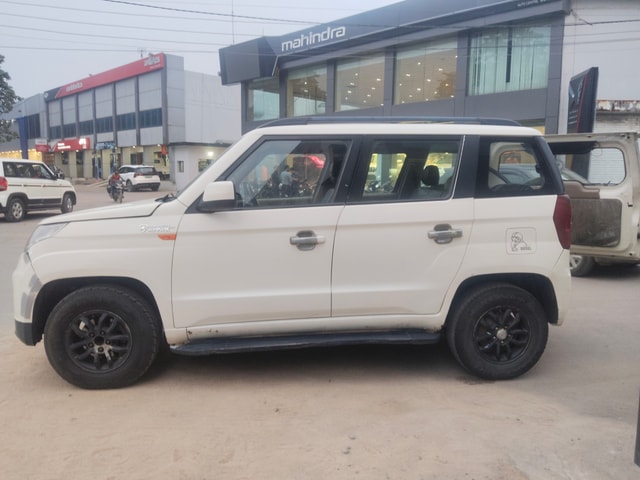 View Mahindra TUV300 Image 16 Used Mahindra TUV300 Image 16