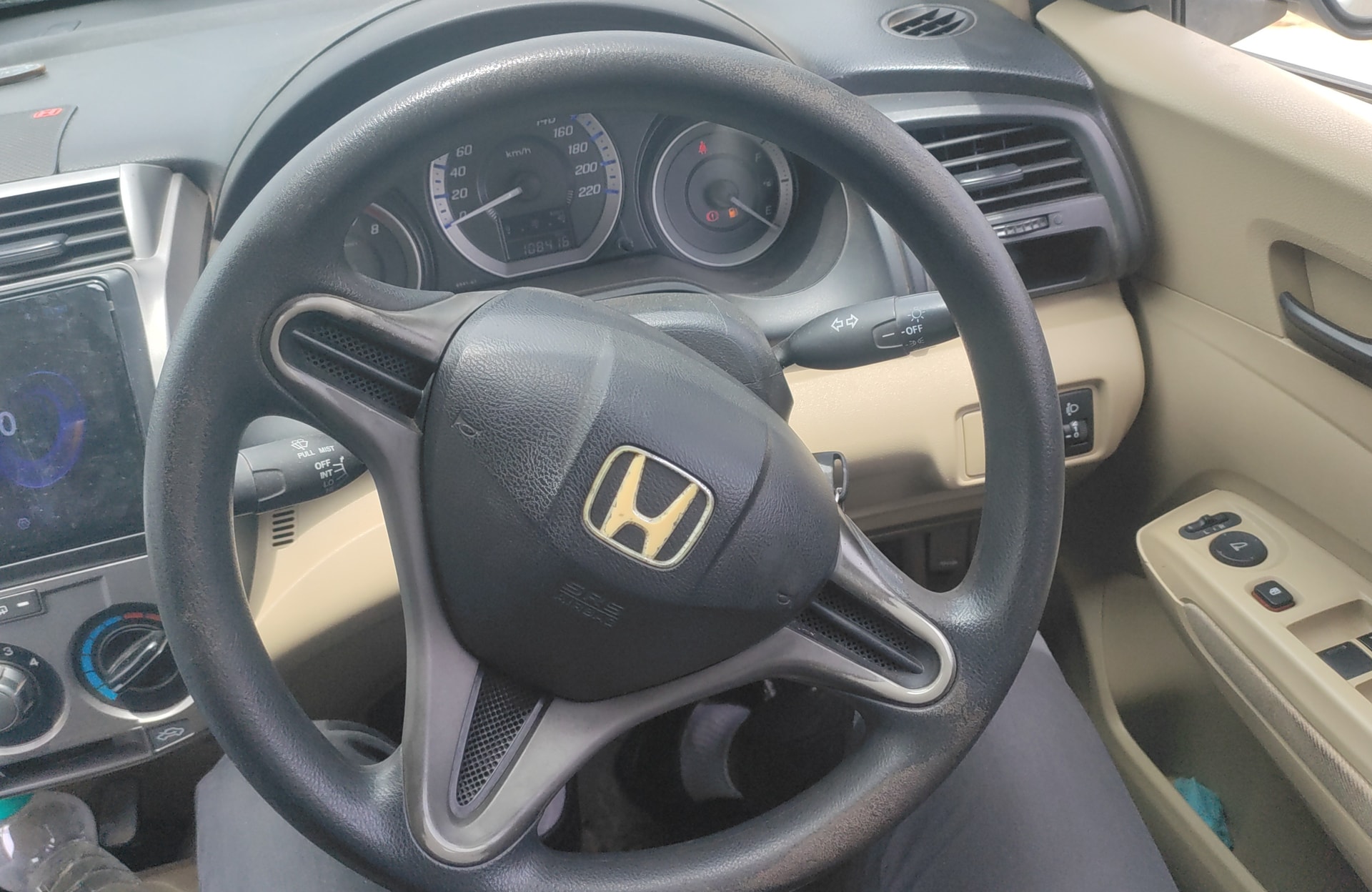 View 2012 Honda City 1.5 E MT Image 5 Used 2012 Honda City 1.5 E MT Image 5