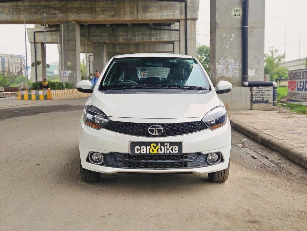 View 2018 Tata Tigor XZ (O) Petrol Image 2 Used 2018 Tata Tigor XZ (O) Petrol Image 2