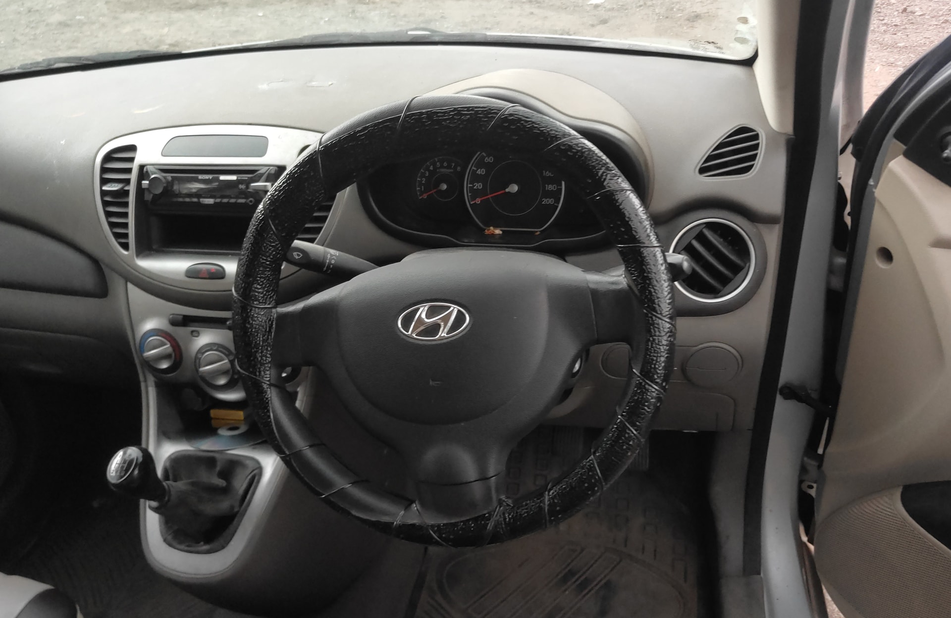 View 2015 Hyundai i10 1.1 Magna Image 10 Used 2015 Hyundai i10 1.1 Magna Image 10