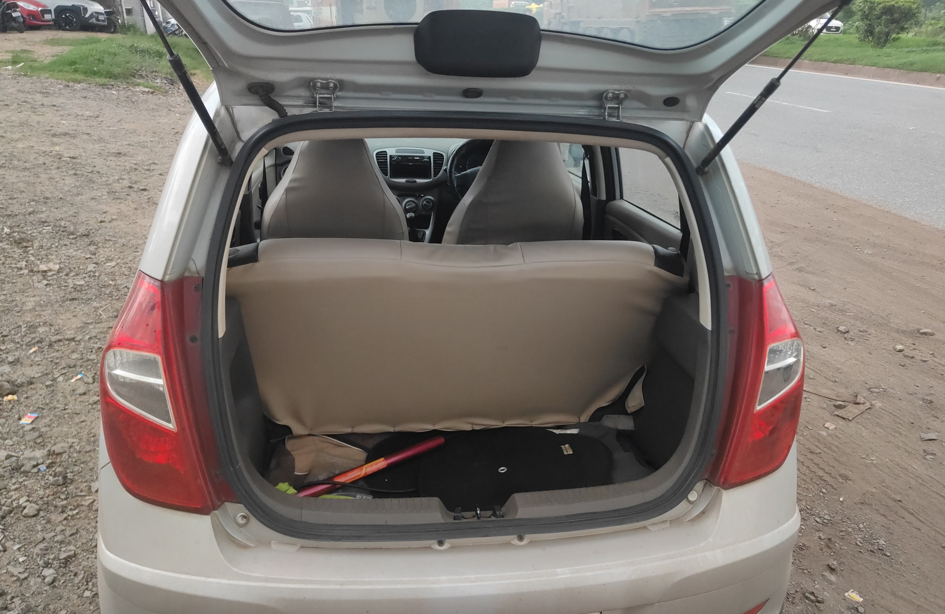 View 2015 Hyundai i10 1.1 Magna Image 16 Used 2015 Hyundai i10 1.1 Magna Image 16