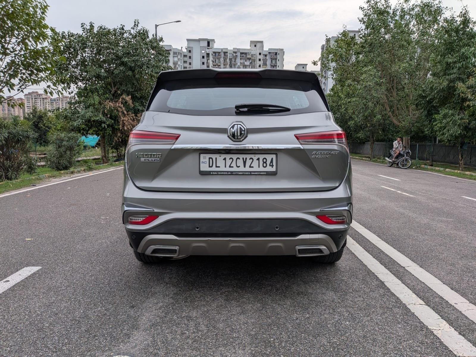 View 2022 MG Hector Plus Sharp CVT Petrol Image 4 Used 2022 MG Hector Plus Sharp CVT Petrol Image 4