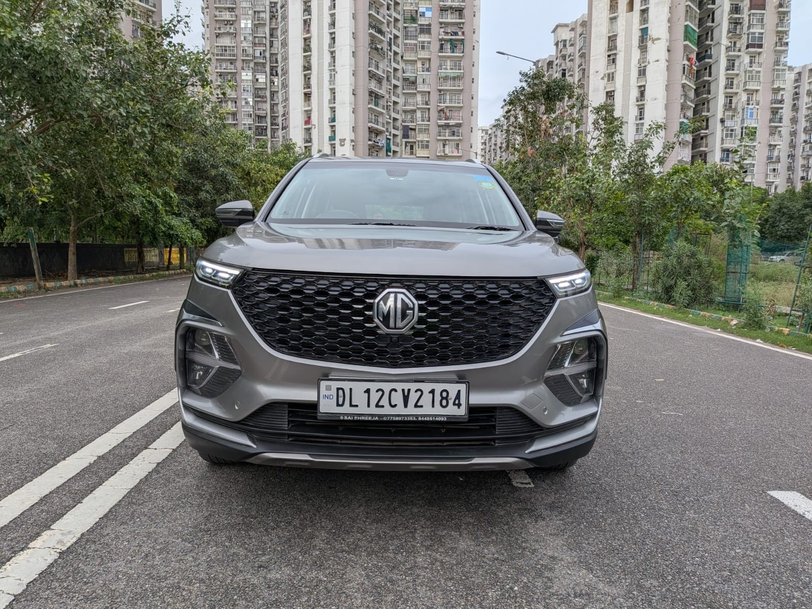 View 2022 MG Hector Plus Sharp CVT Petrol Image 2 Used 2022 MG Hector Plus Sharp CVT Petrol Image 2