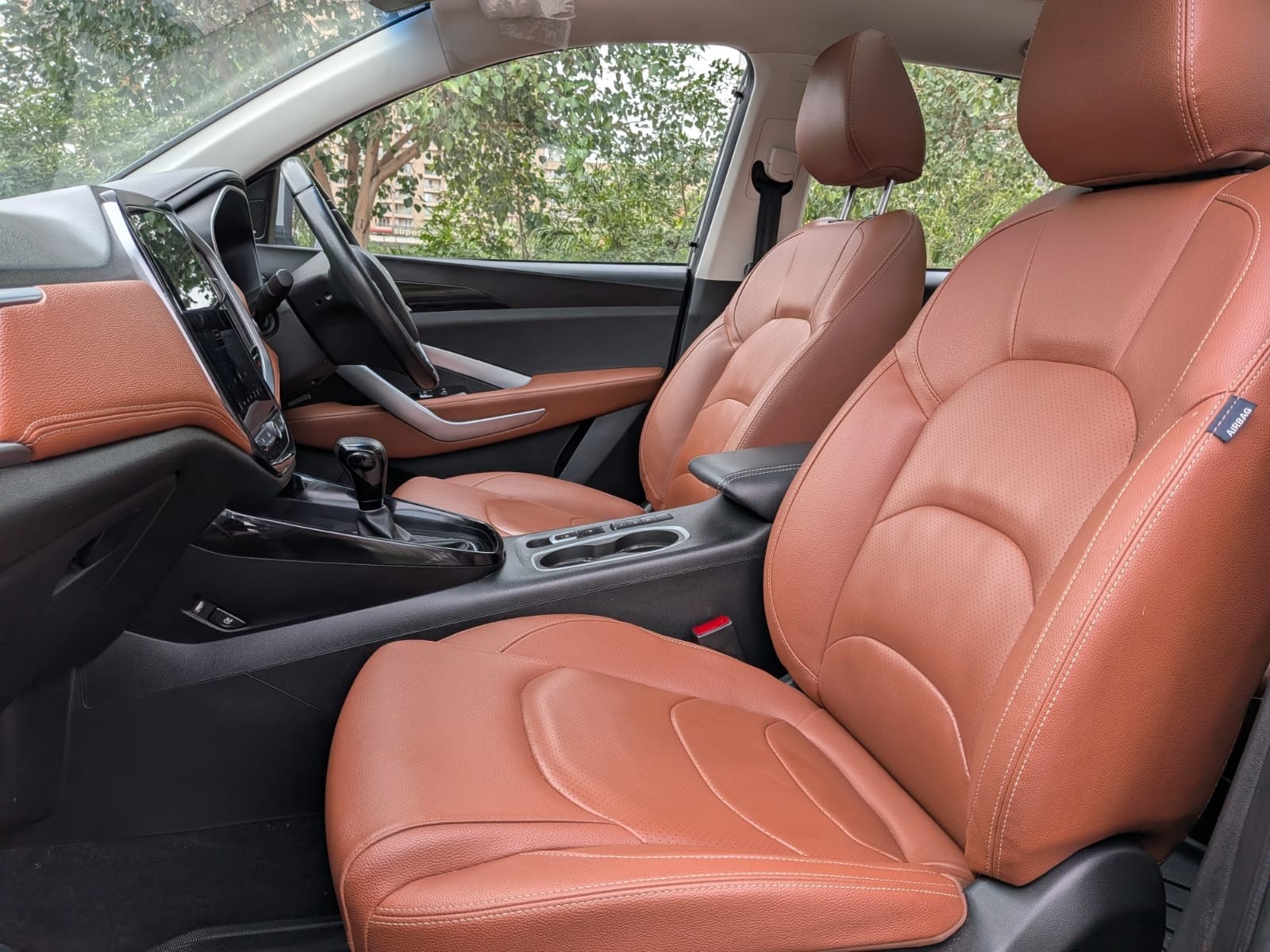 View 2022 MG Hector Plus Sharp CVT Petrol Image 5 Used 2022 MG Hector Plus Sharp CVT Petrol Image 5