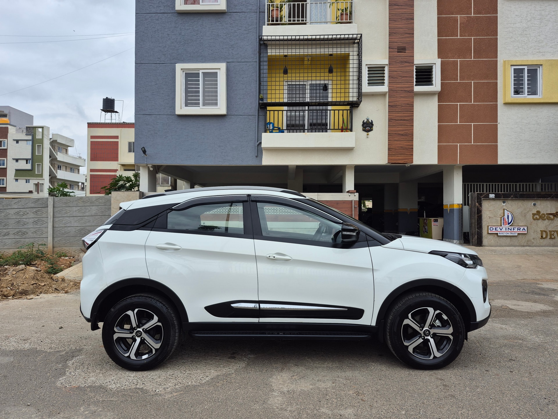 View 2023 Tata Nexon Revotron XZ Plus (S) Image 5 Used 2023 Tata Nexon Revotron XZ Plus (S) Image 5