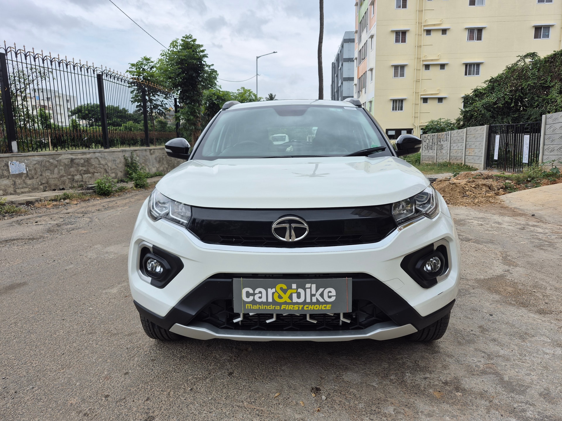 View 2023 Tata Nexon Revotron XZ Plus (S) Image 2 Used 2023 Tata Nexon Revotron XZ Plus (S) Image 2